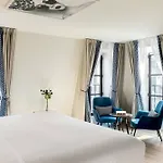 Hotel Renaissance Vendome 5*